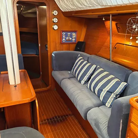 Bateau-hôtel Aniram Sailboat *