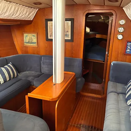 Bateau-hôtel Aniram Sailboat *