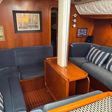 Bateau-hôtel Aniram Sailboat Lagos